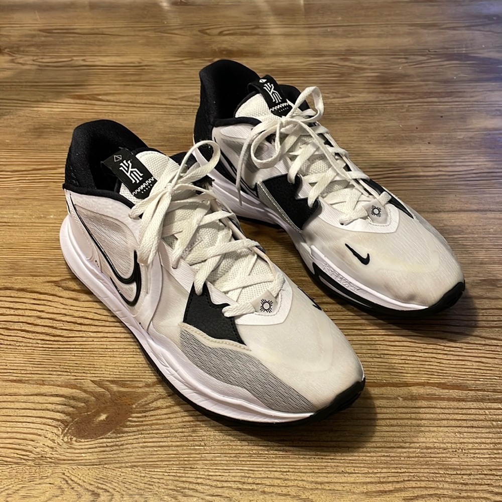 NIKE KYRIE LOW 5 TB BASKETBALL MENS SIZE 13